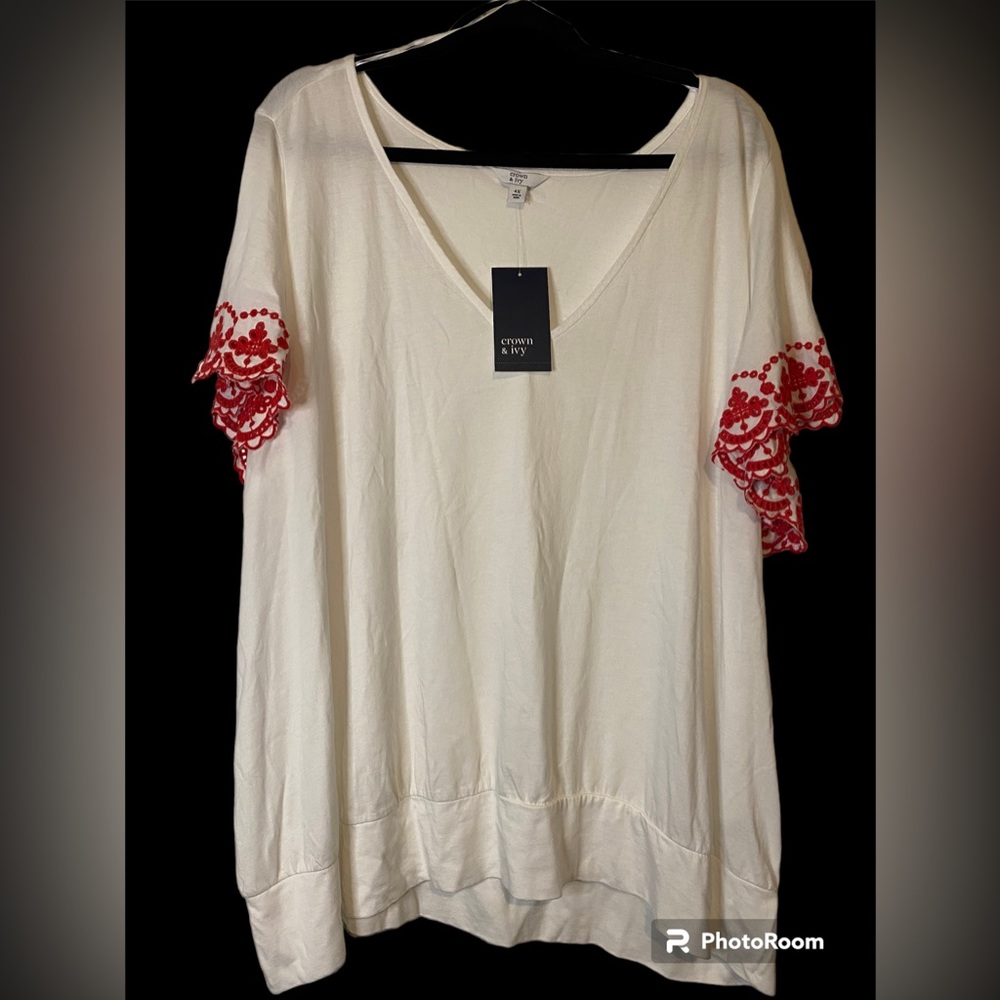 Crown & Ivy top